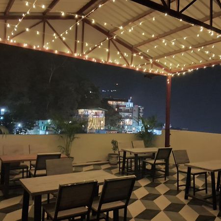 Hotel Hostel Vimal Ganga Rishīkesh Exteriör bild