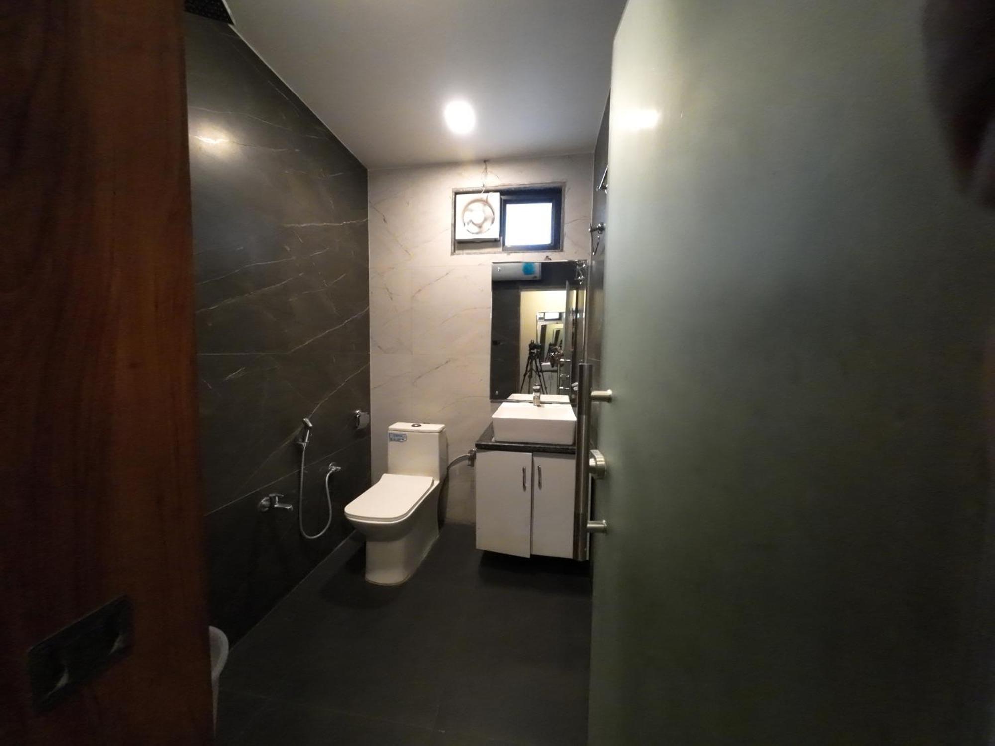Hotel Hostel Vimal Ganga Rishīkesh Exteriör bild