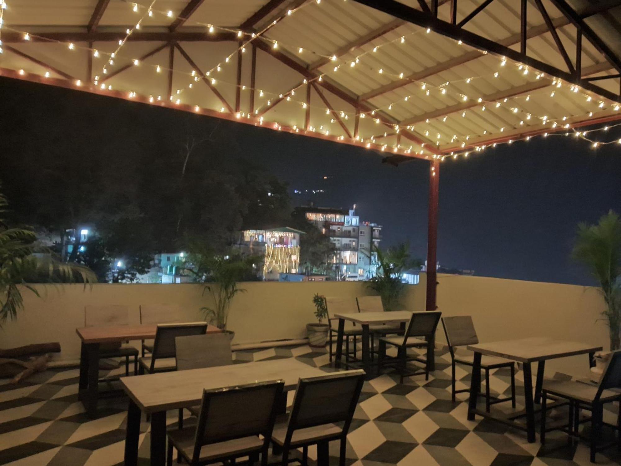 Hotel Hostel Vimal Ganga Rishīkesh Exteriör bild
